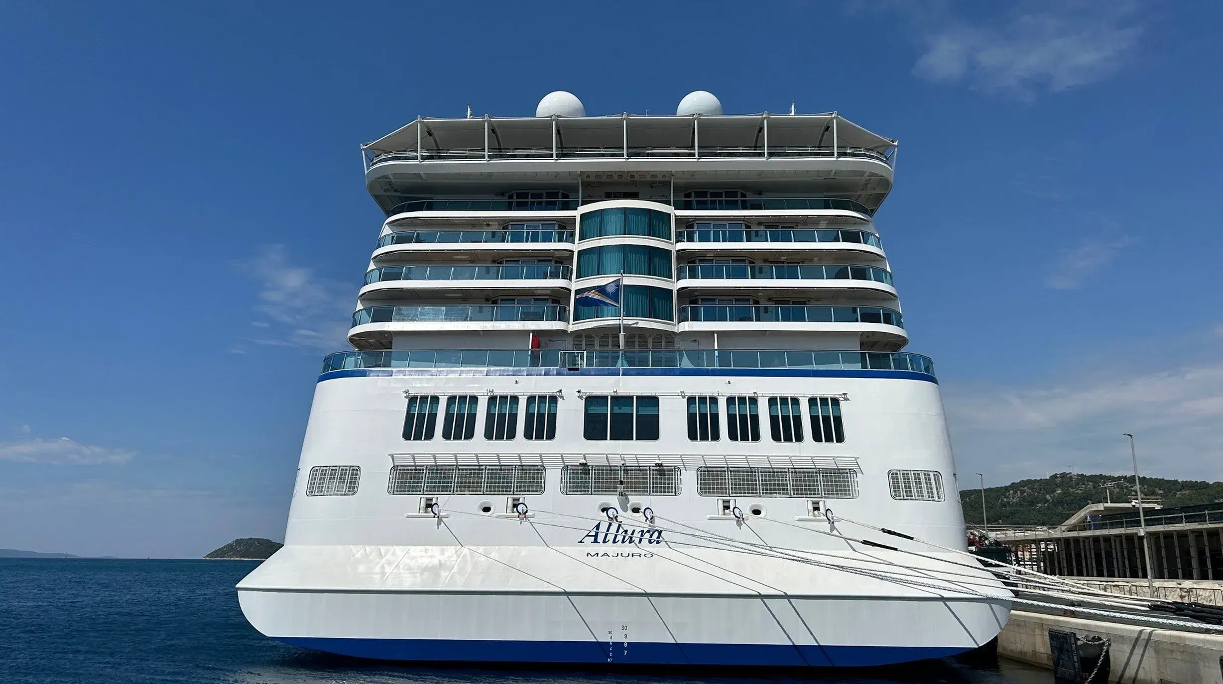 Allura-Oceania-Cruises-in-Split-Kroatie-kade
