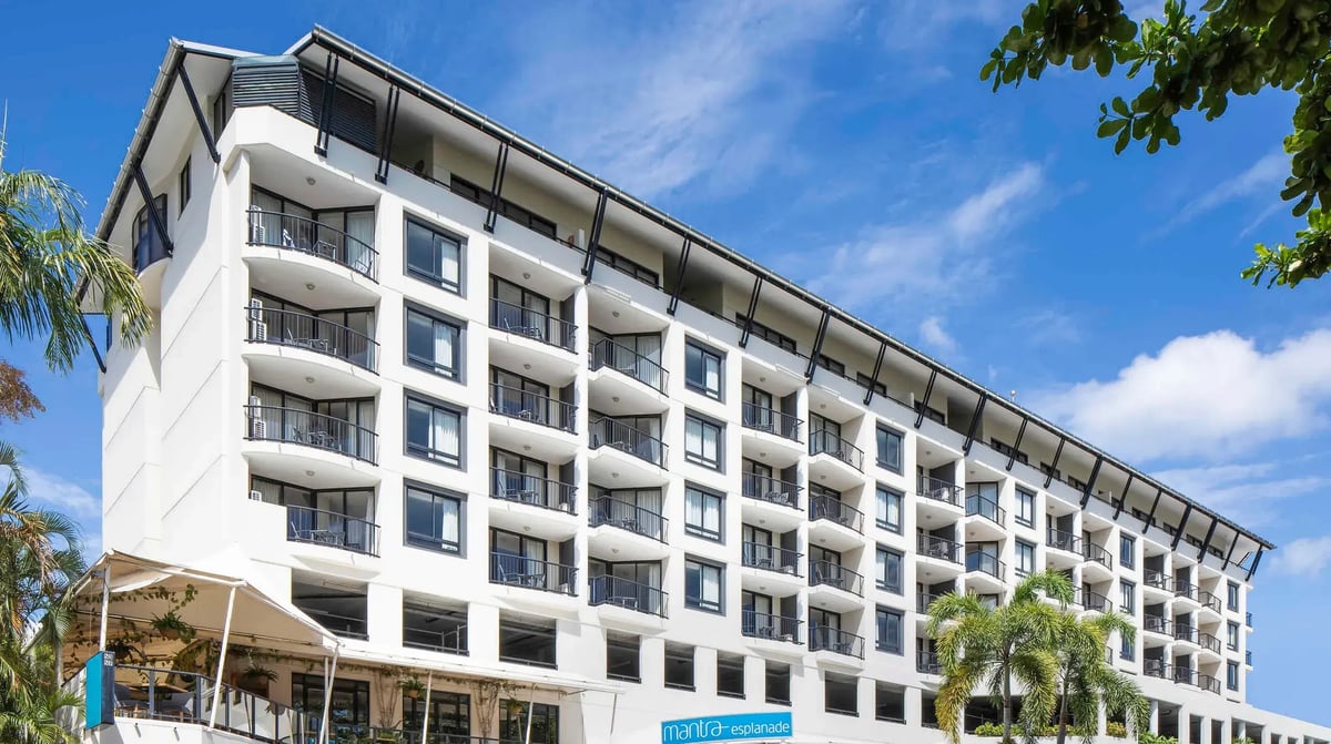 Mantra Esplanade Hotel voorkant