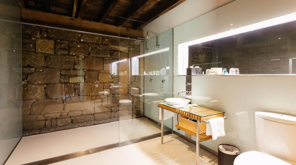 The Henry Jones Art Hotel badkamer