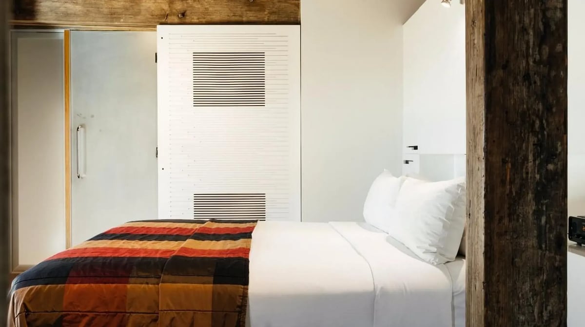 The Henry Jones Art Hotel kamer