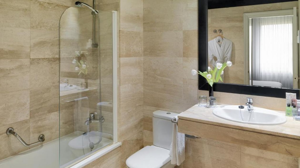 H10 Montcada badkamer