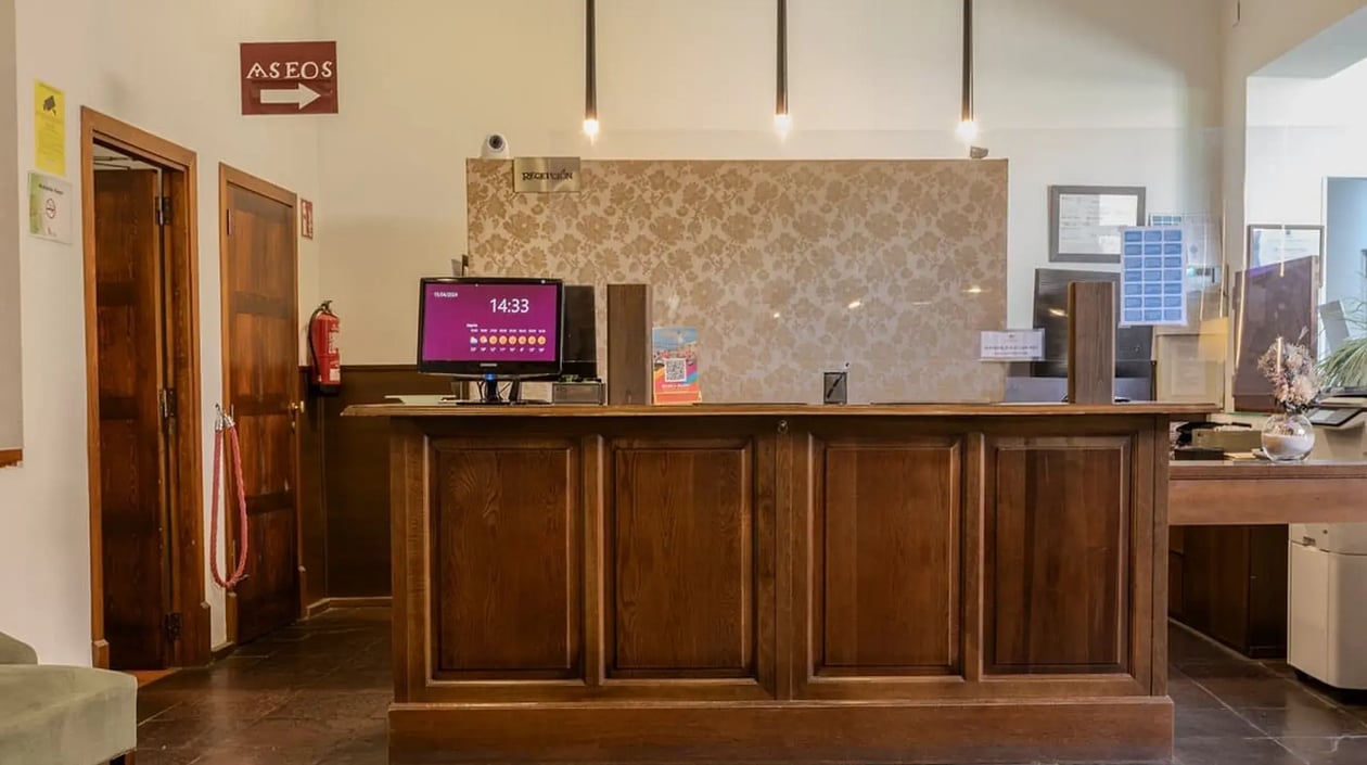 Hotel San Antonio el Real Segovia lobby