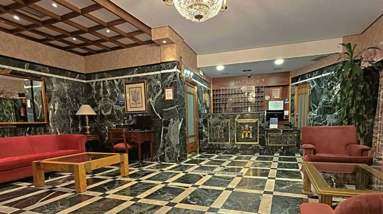 Hotel Imperial Valladolid lobby