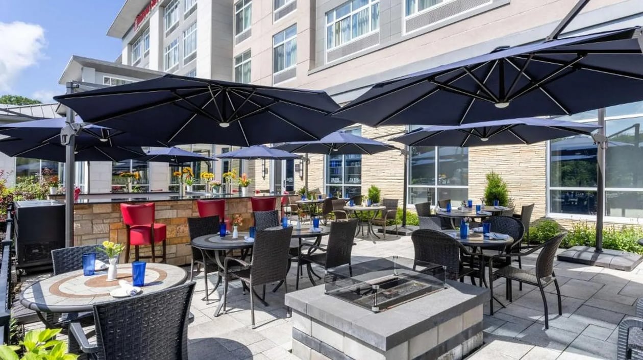 Hilton Garden Inn Lenox Pittsfield terras