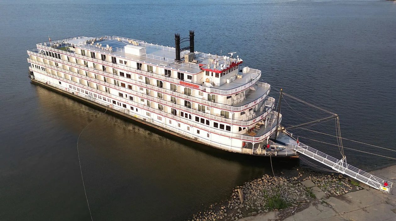 AMERICAN_SPLENDOR_SHIP