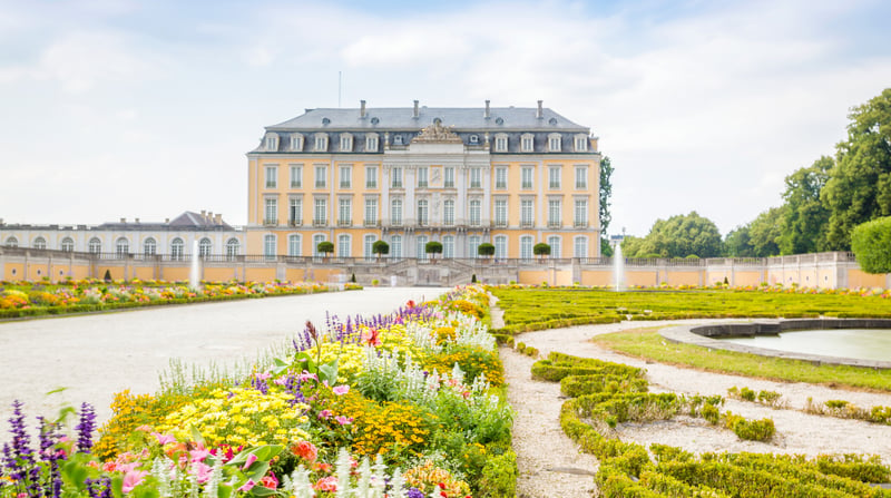 Schloss Augustusburg shutterstock_782095297