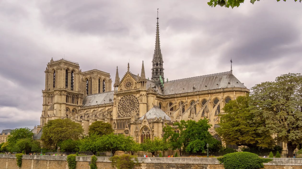 shutterstock_2358735835