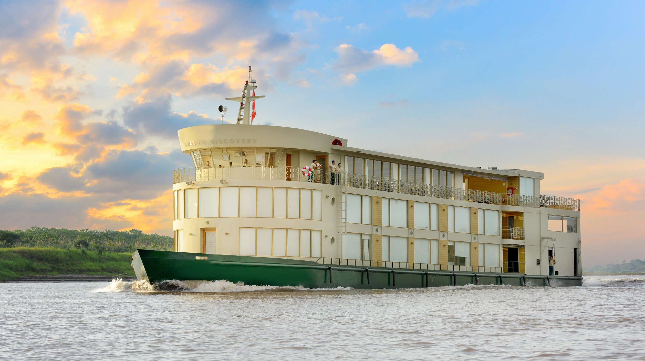 Delfin III Amazone