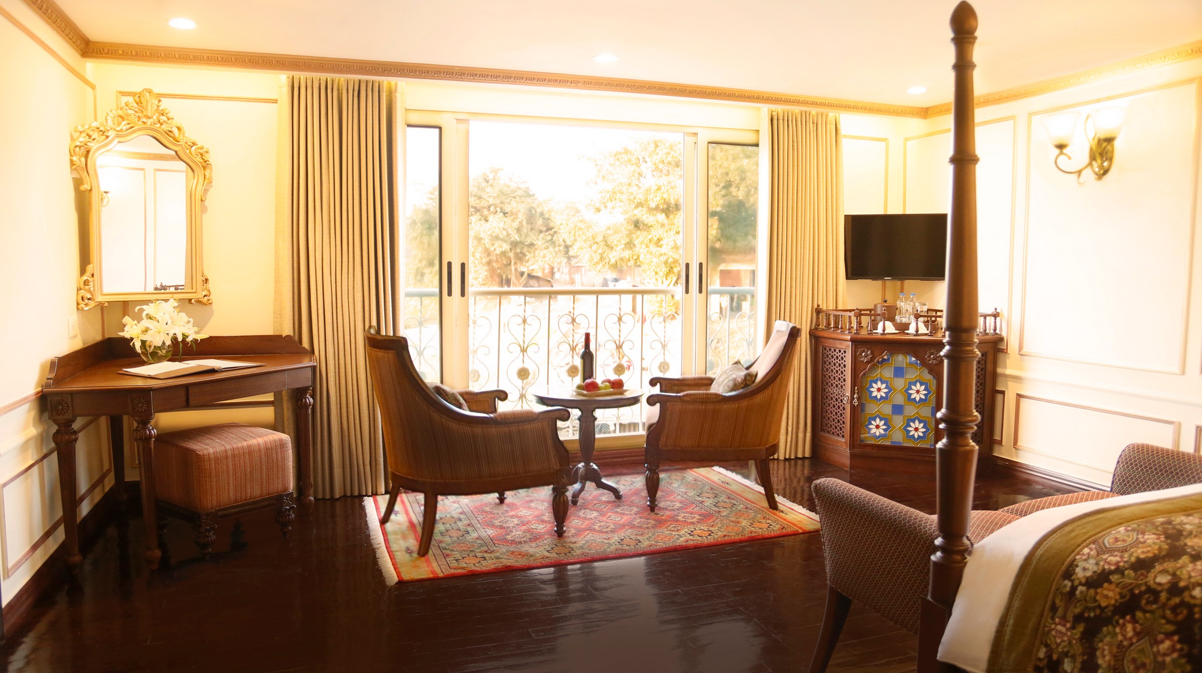 Ganges Voyager Maharaja Suite facing window