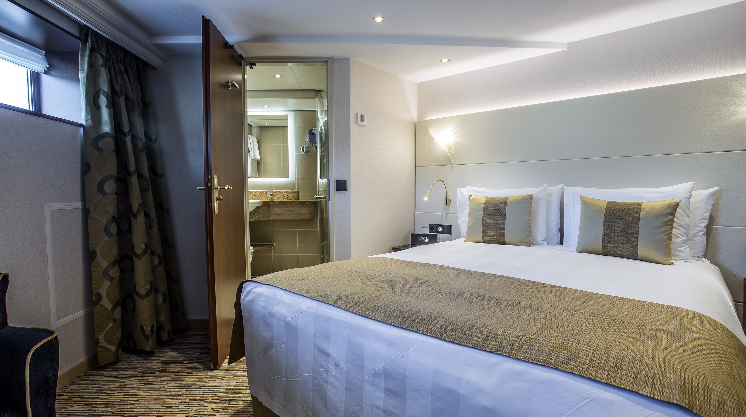 Swiss Sapphire C-mini suite NIEUW
