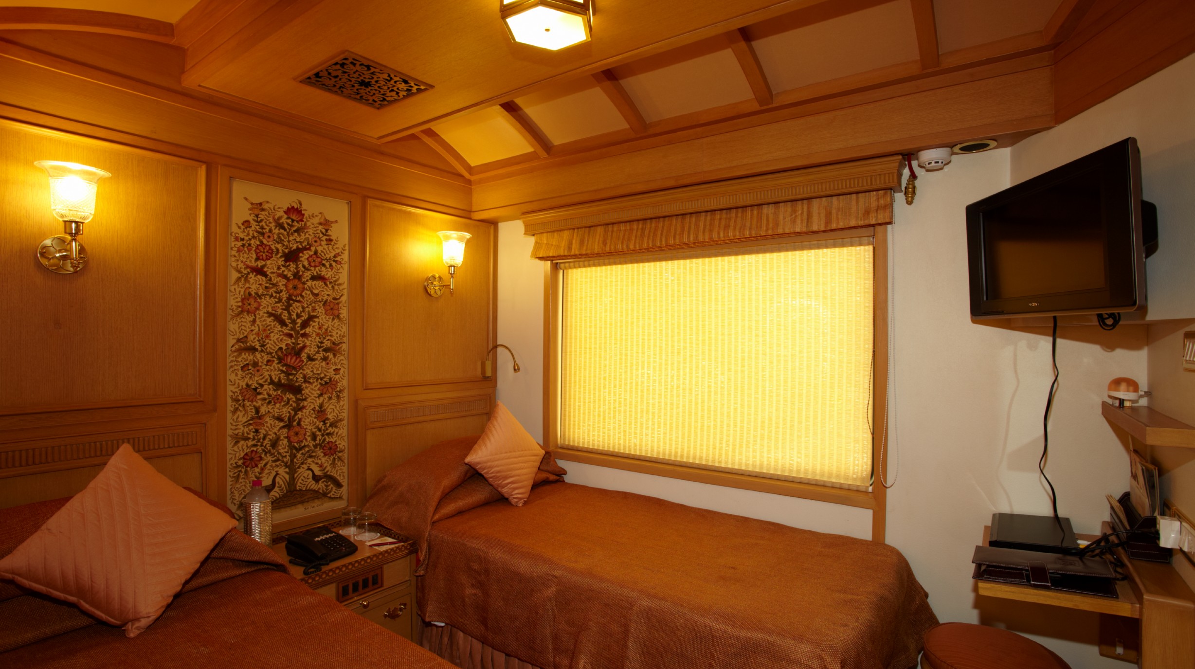 Maharajas Express Deluxe cabin Twin Bedroom