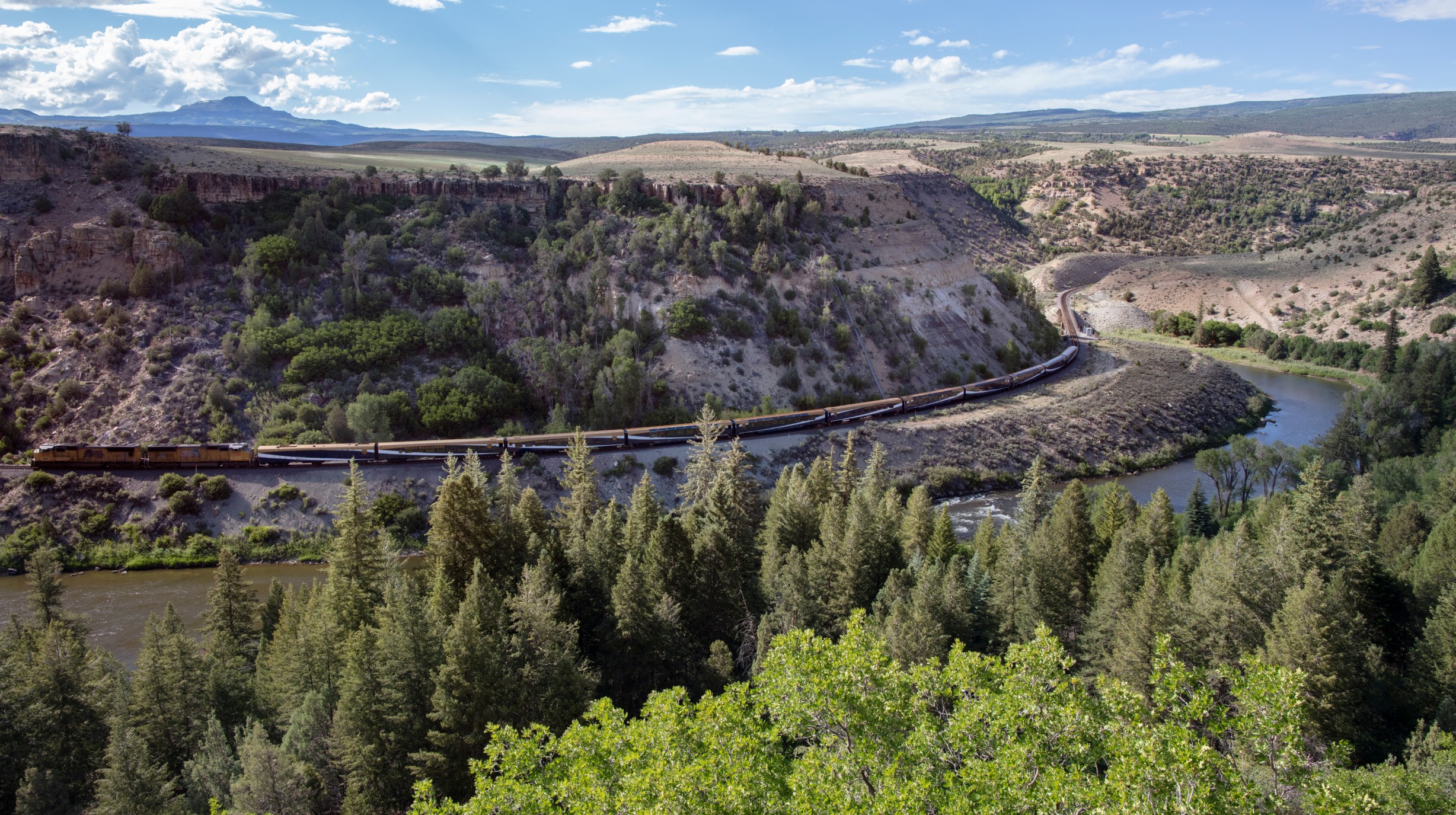 Rocky Mountaineer rockies to the red rocks