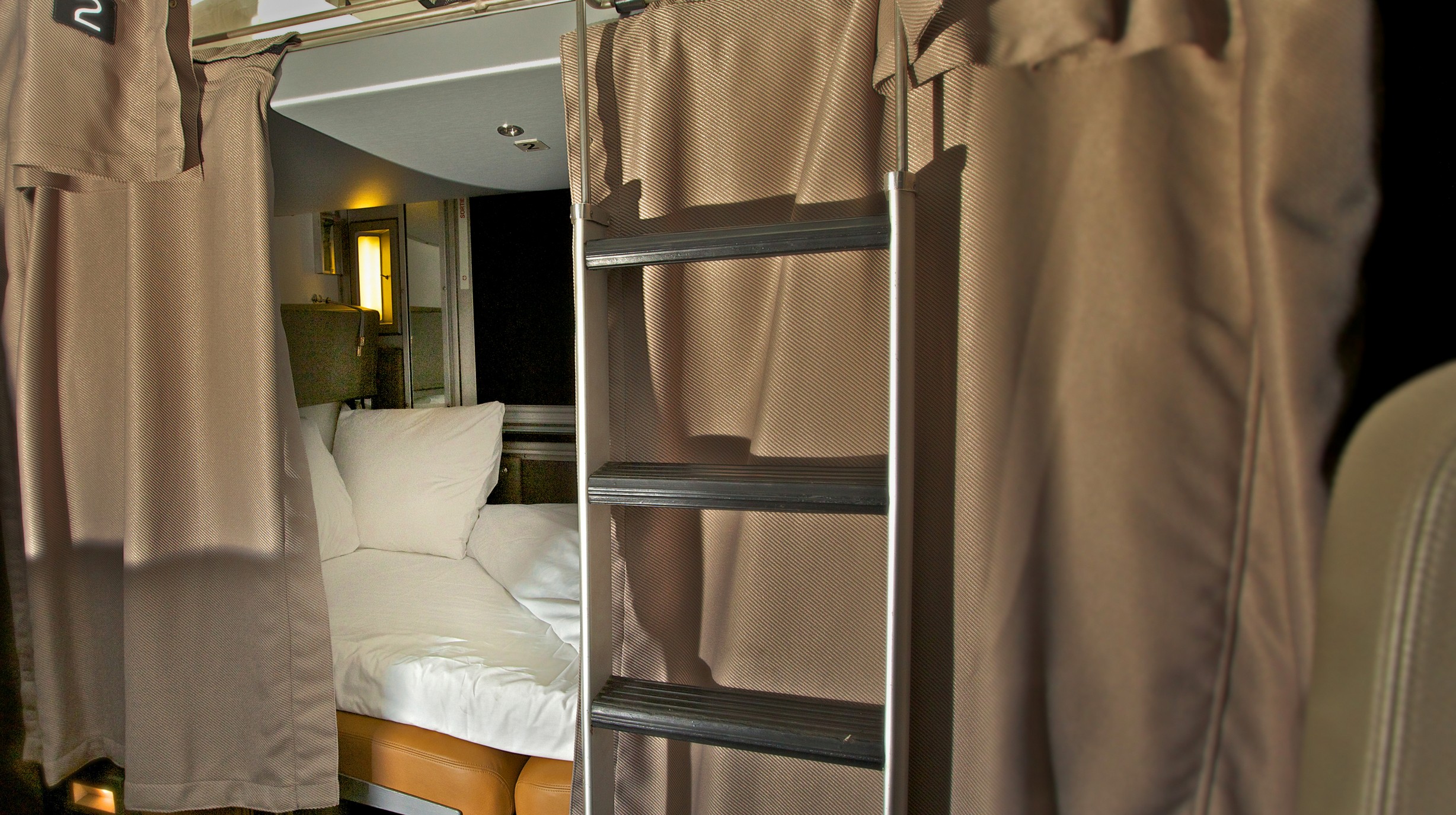VIA Rail Canadian cabin (4)