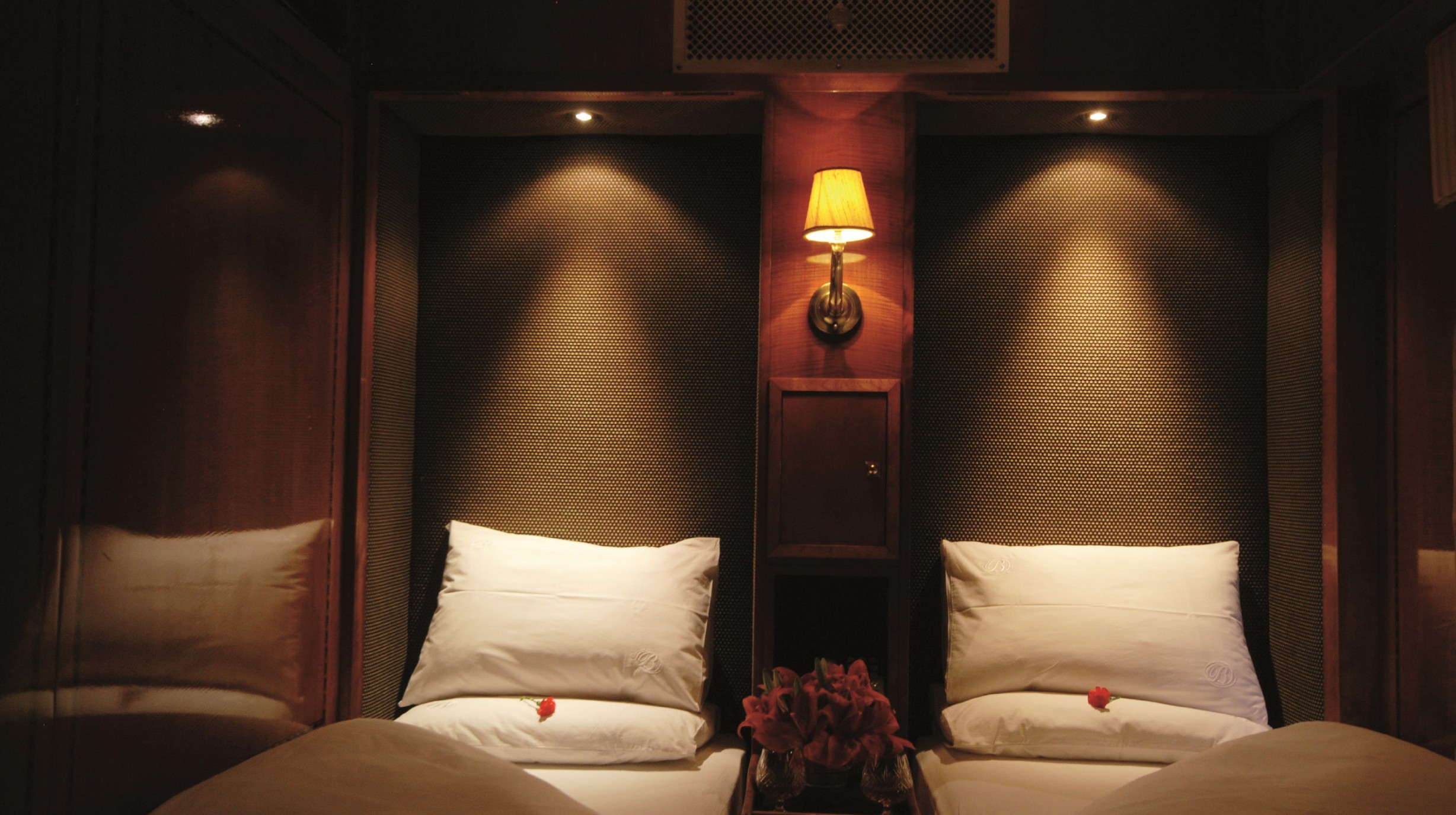 The Blue Train De Luxe Suite - Night view