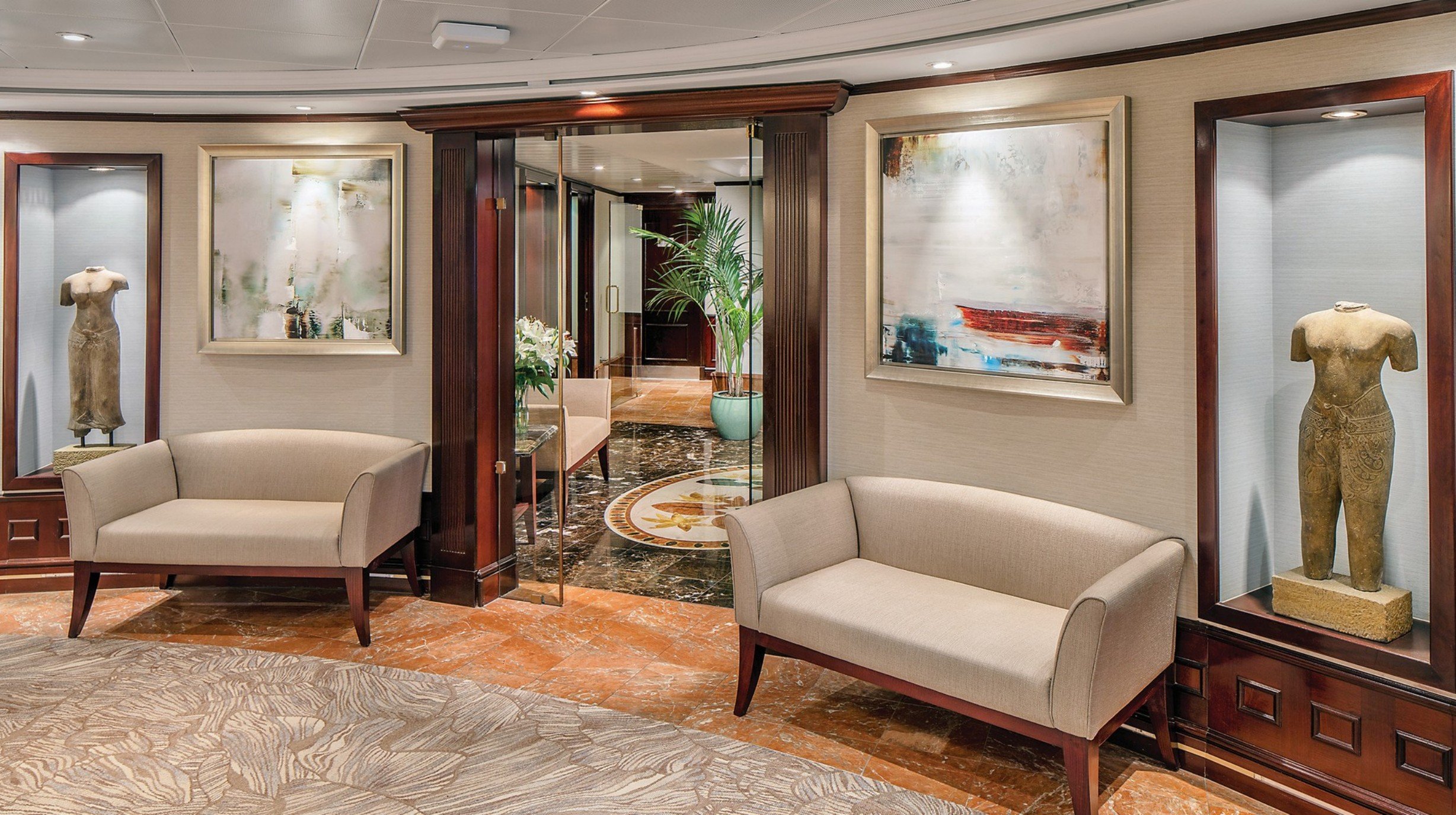 Cruise Insignia