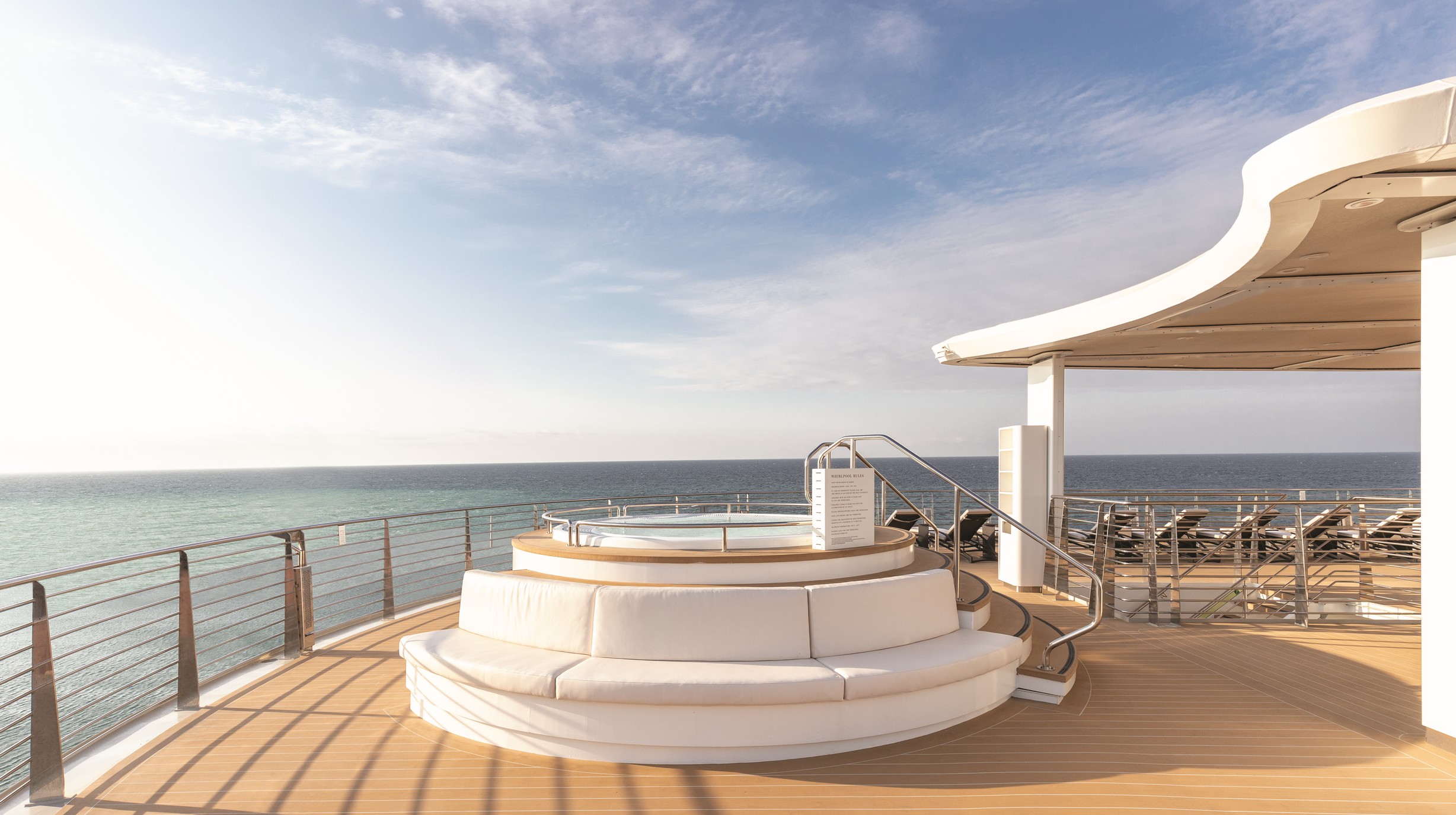 Silver Origin - Upper deck Jacuzzi