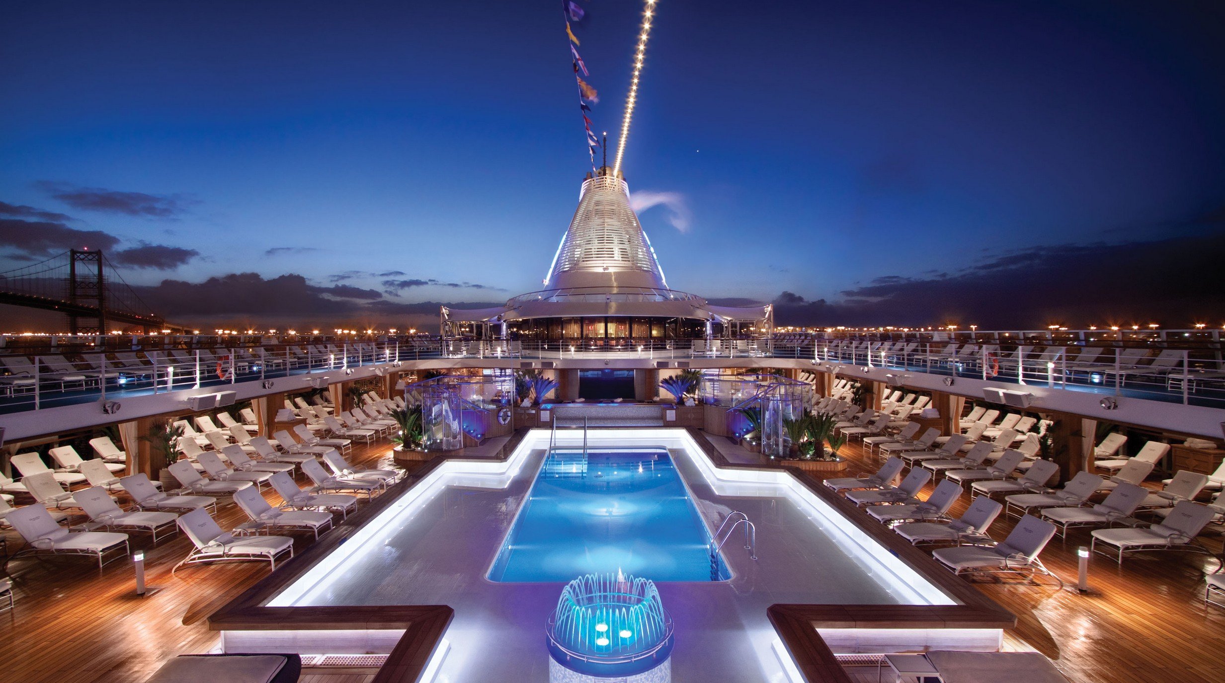 OC_O_Pool Deck.jpg_2022-07-12_09-33-08