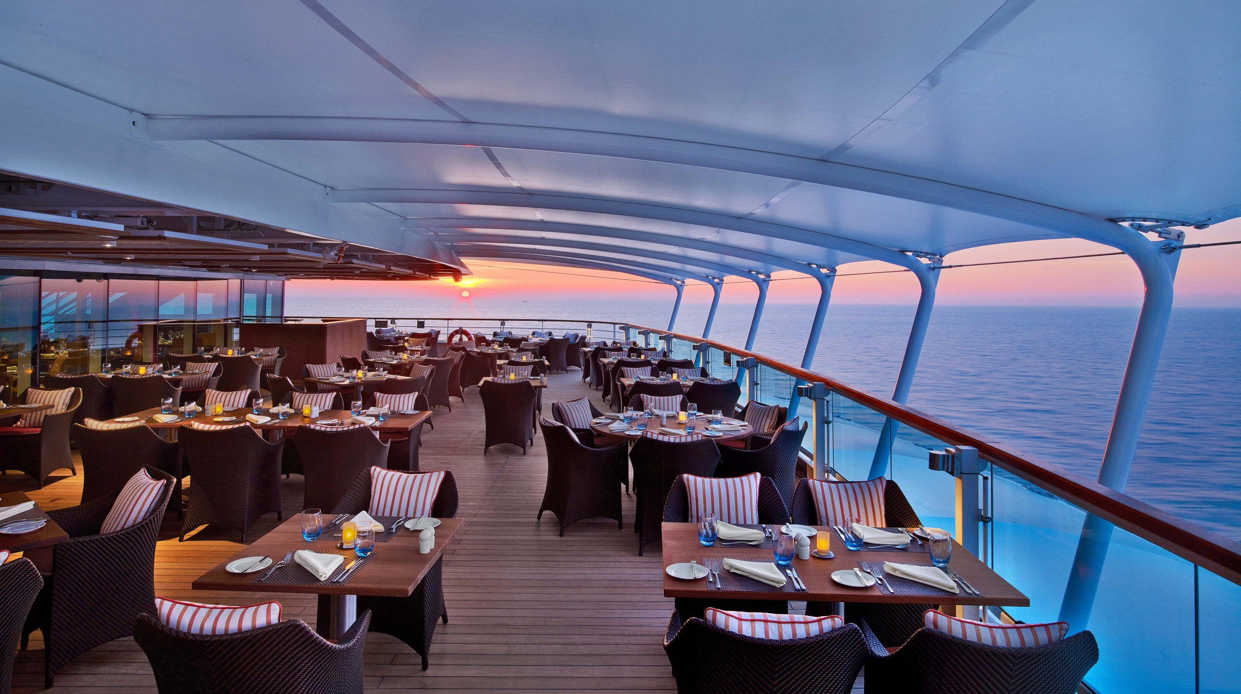 Seabourn_Encore_28TheColonnade_EL1621