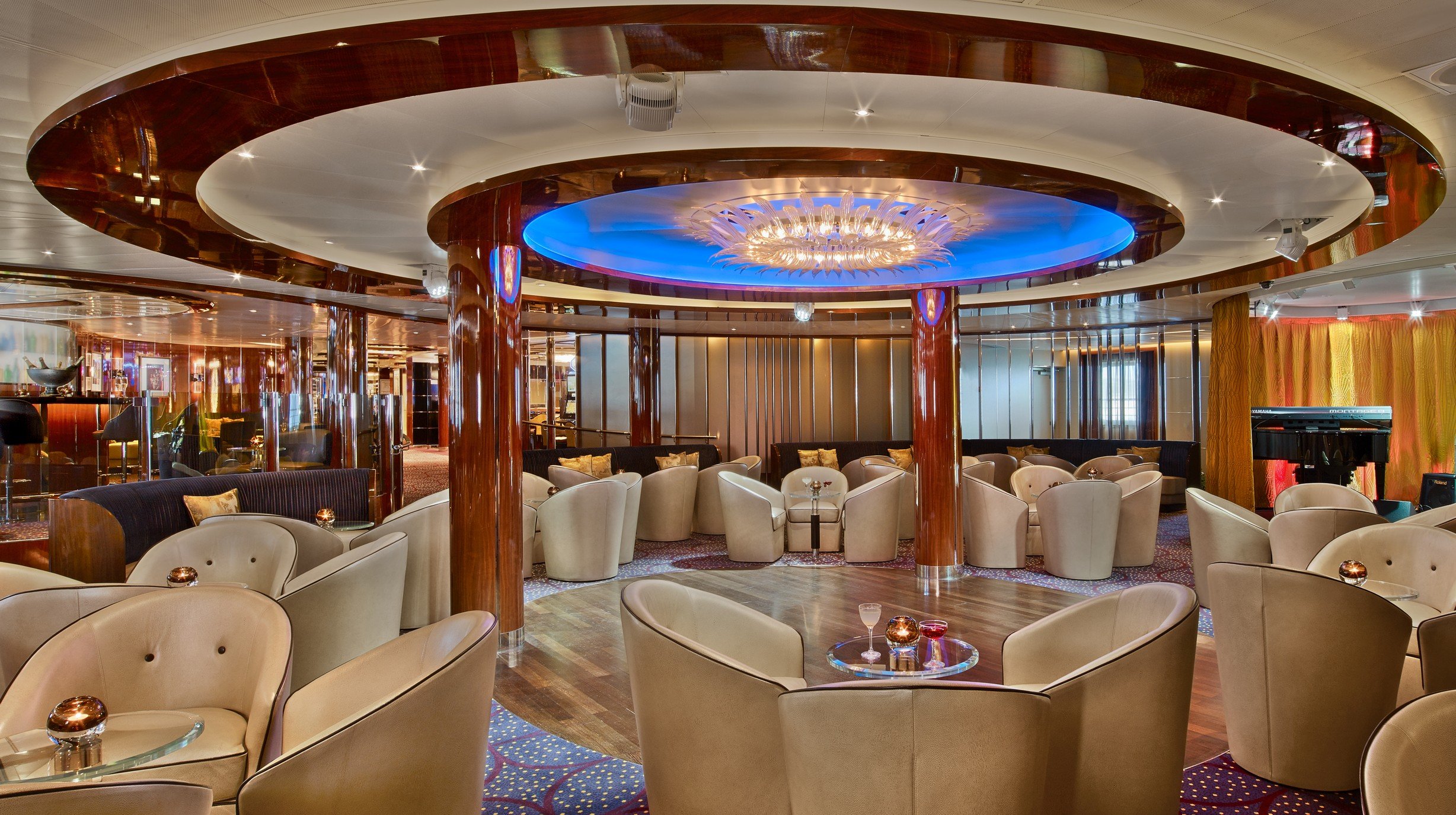 Seabourn_Encore_TheClub_EL16C00280