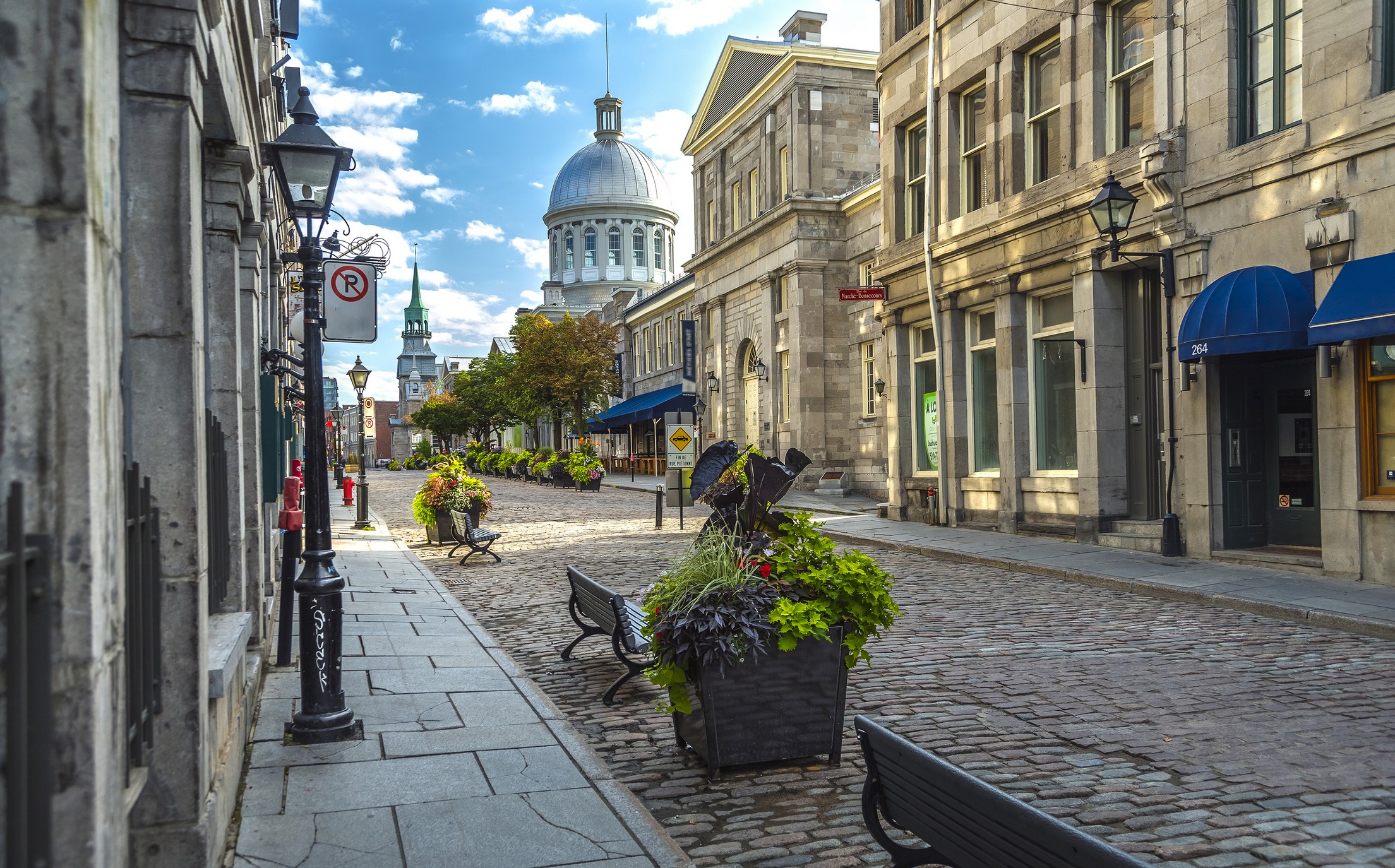 shutterstock_390831940 Montreal Old City