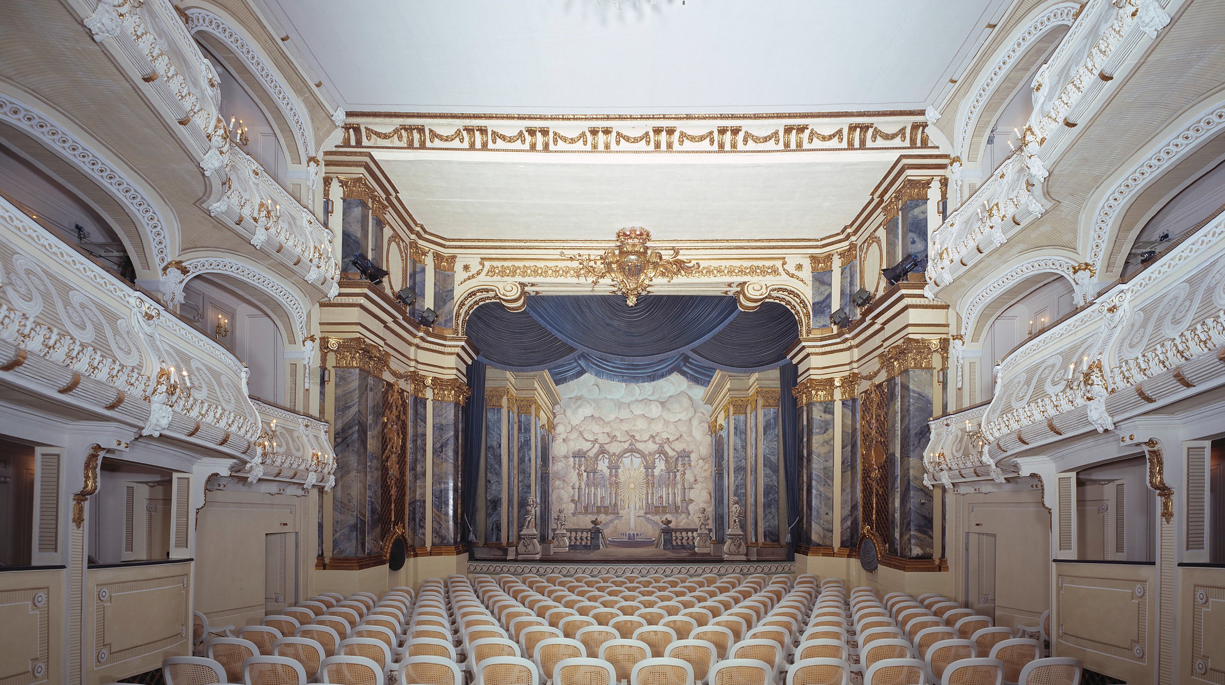 Schloss Theater c_ Arnim Weischer