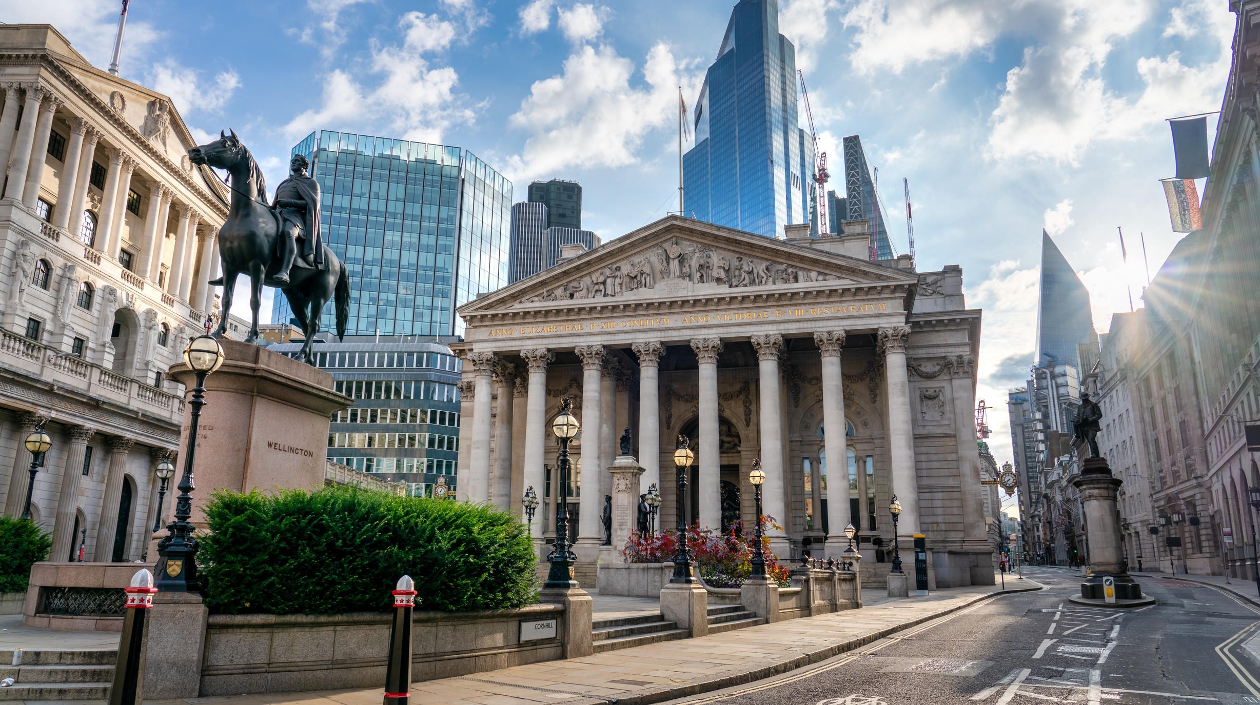 War memorial Londen shutterstock_2042054654