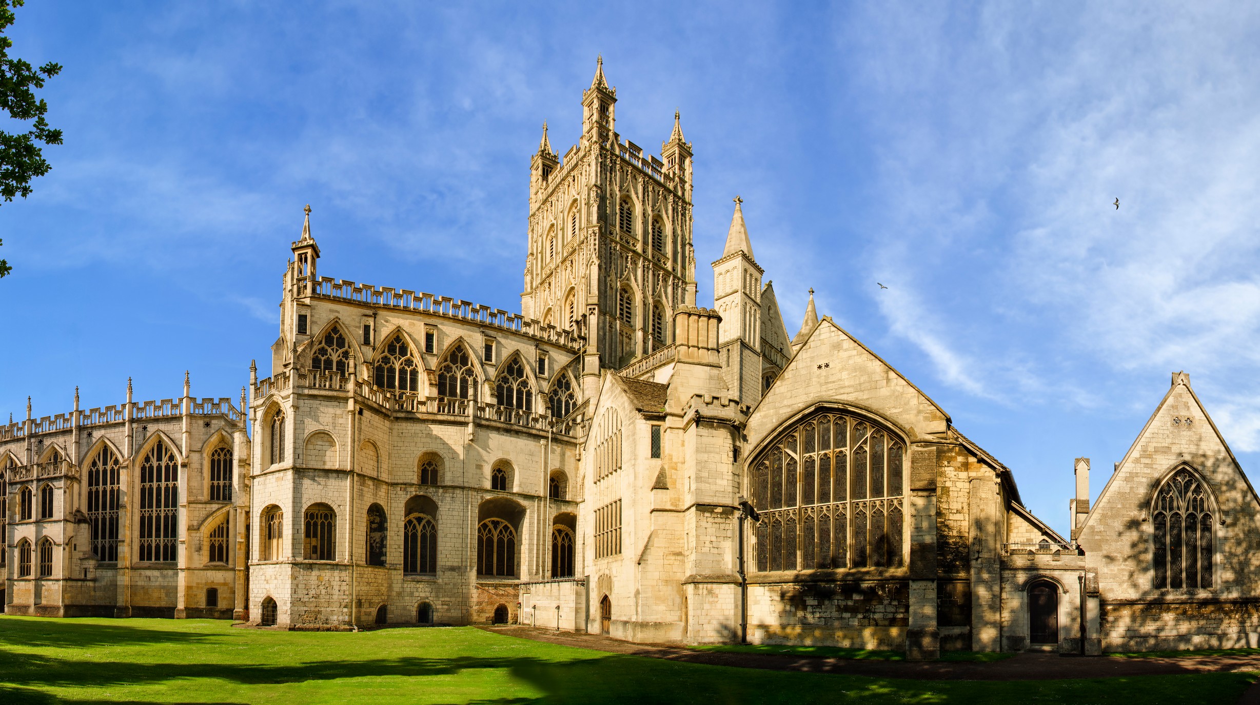 Gloucester Cathedral shutterstock_632684183