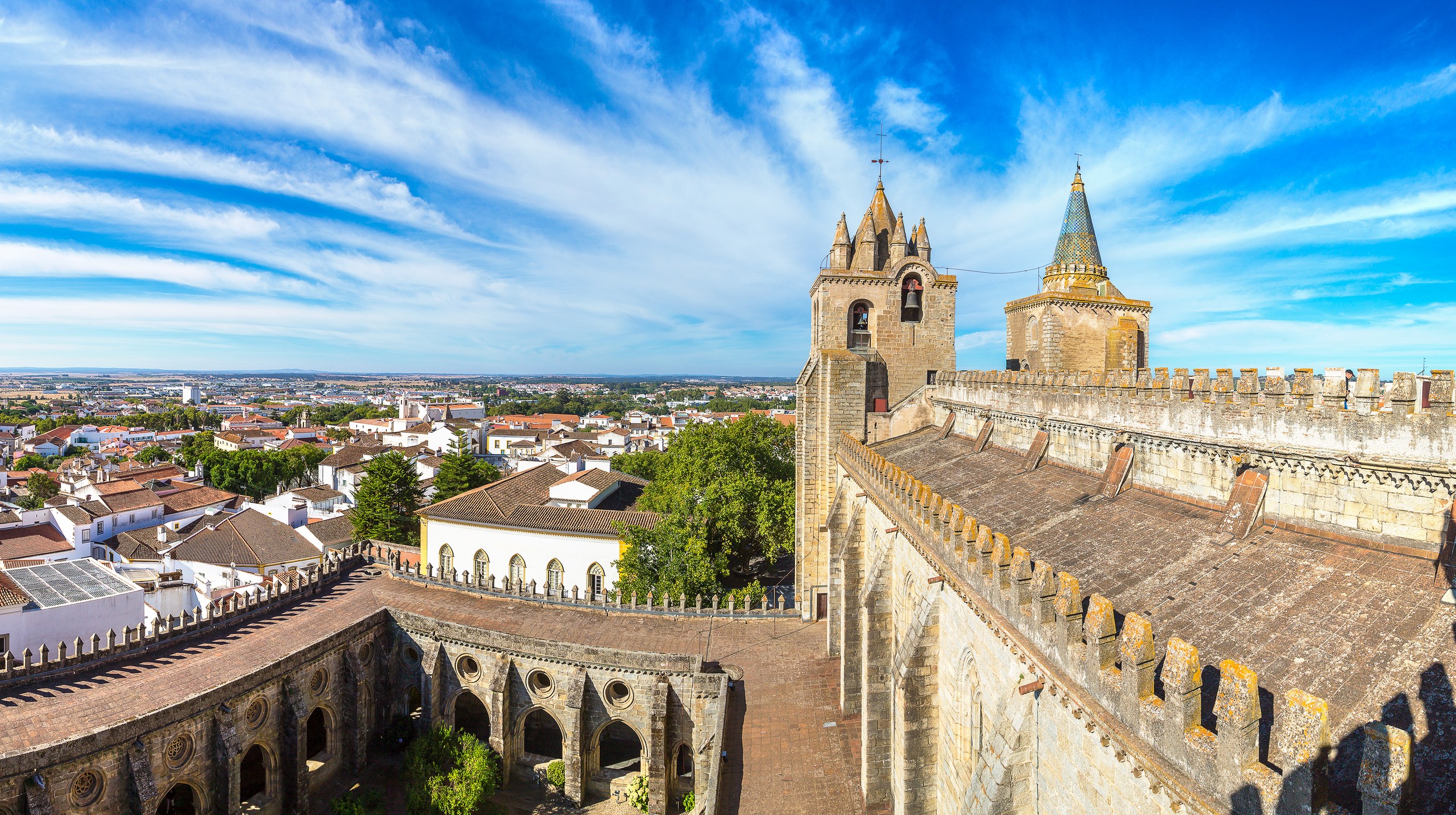 shutterstock_729084337 - evora