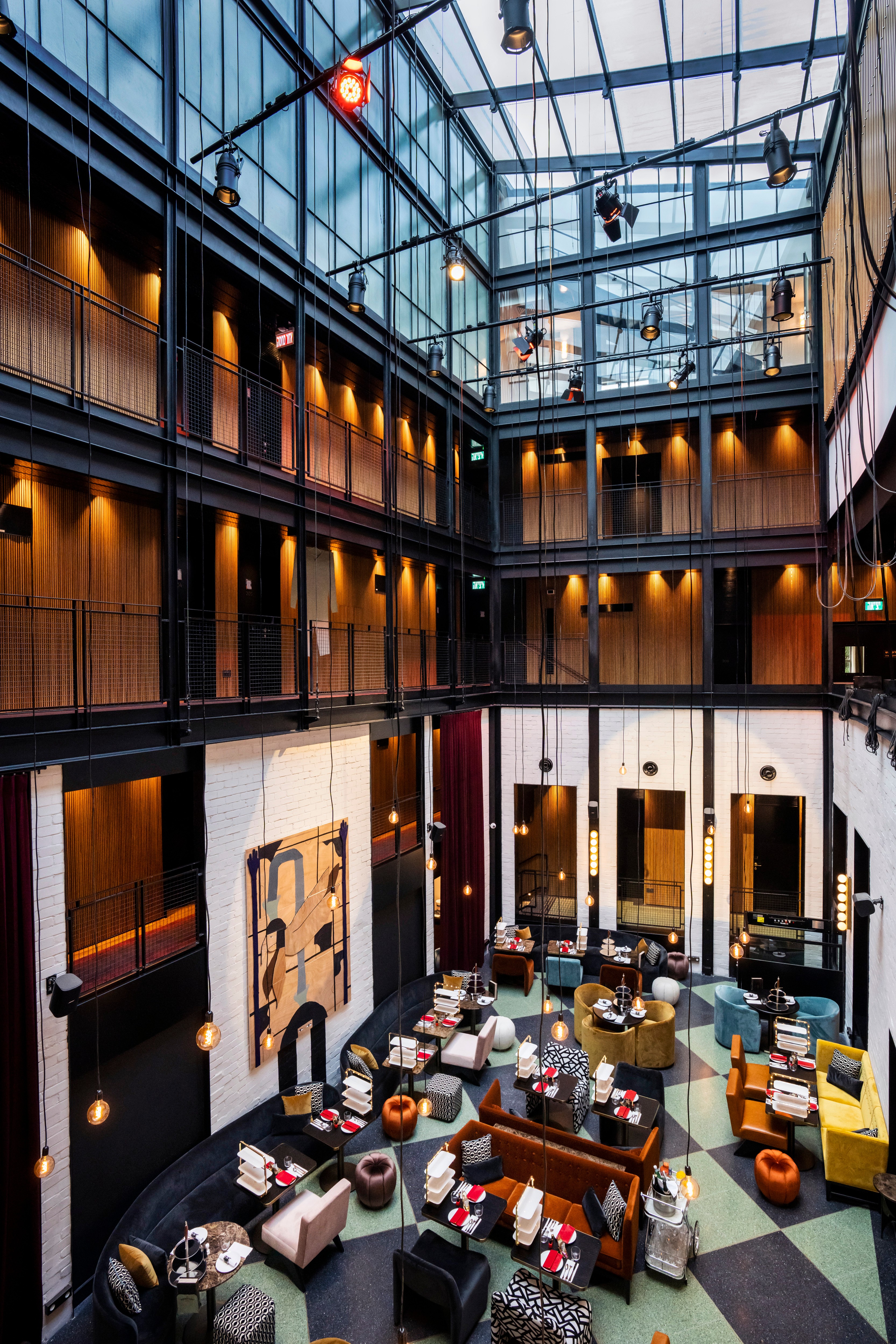 Backstage Hotel 05