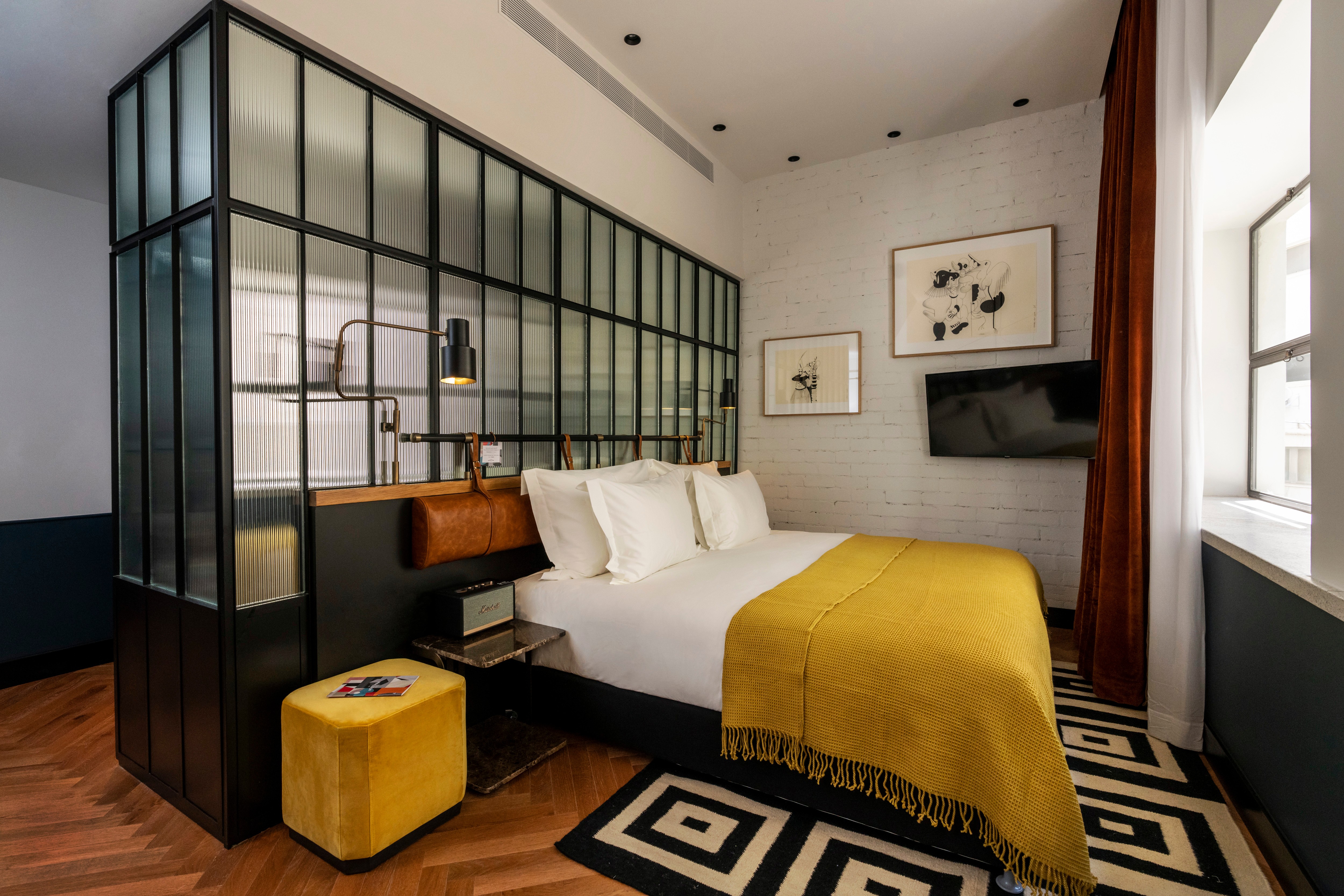 Backstage Hotel 38