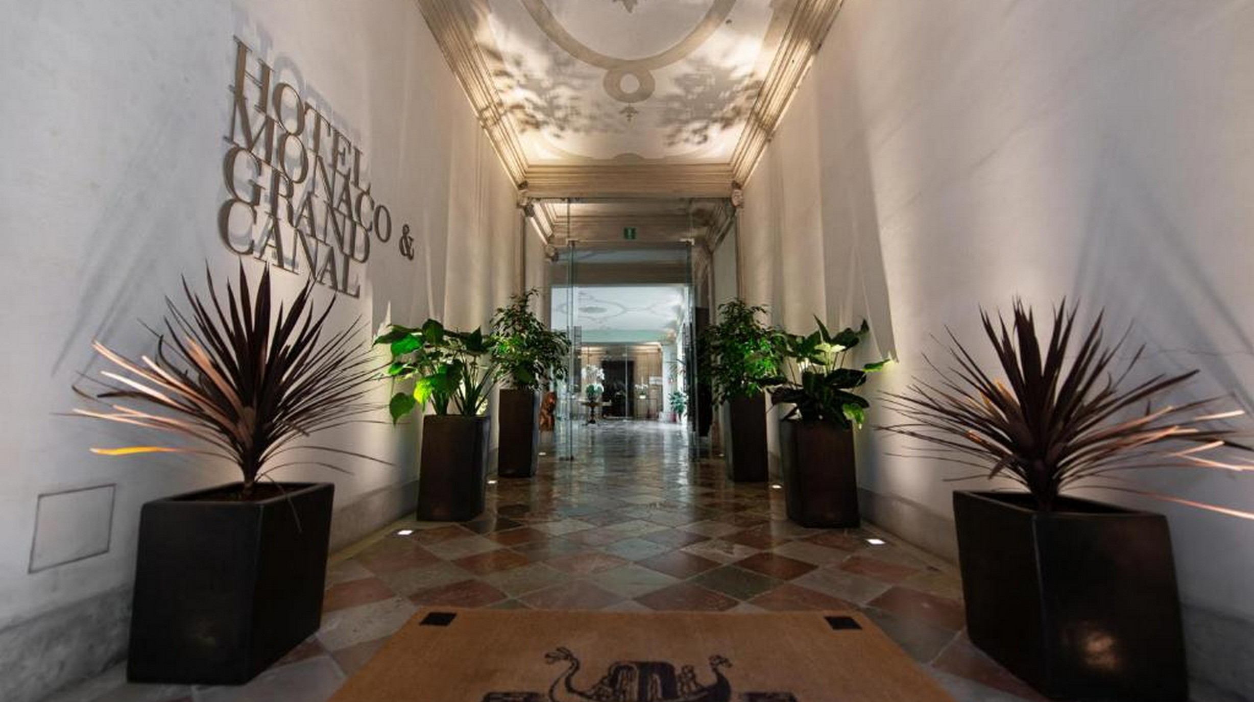 Hotel Monaco lobby