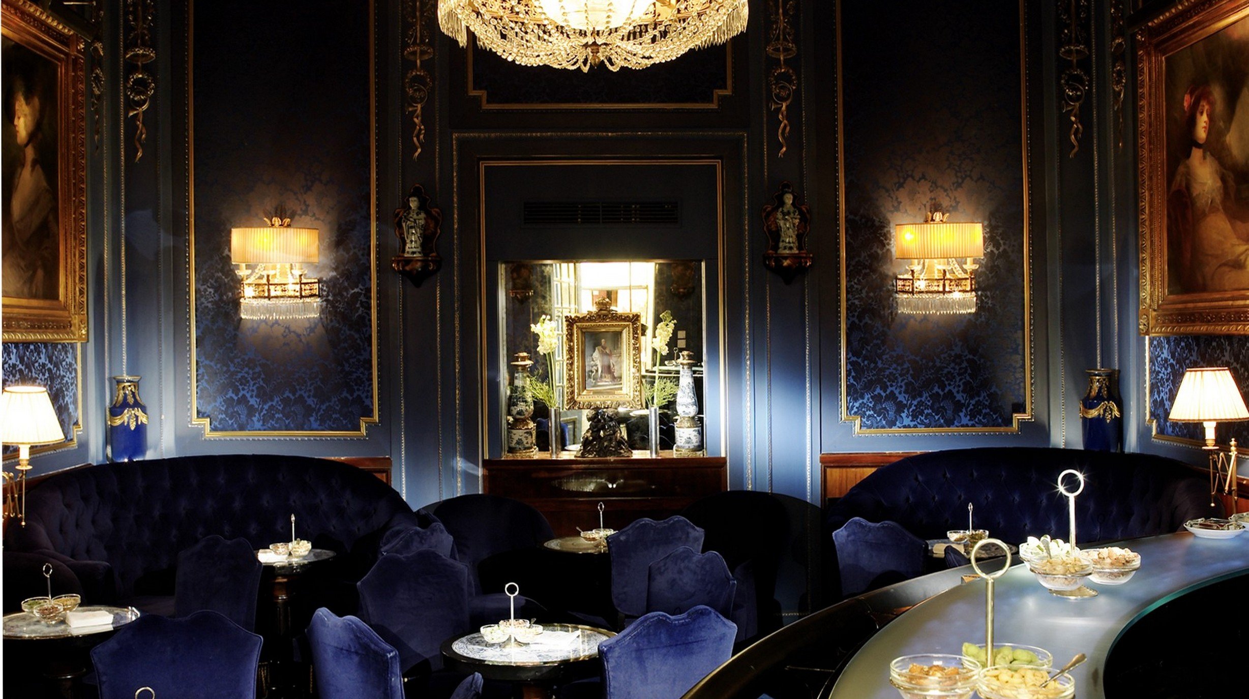 Hotel Sacher blaue-bar