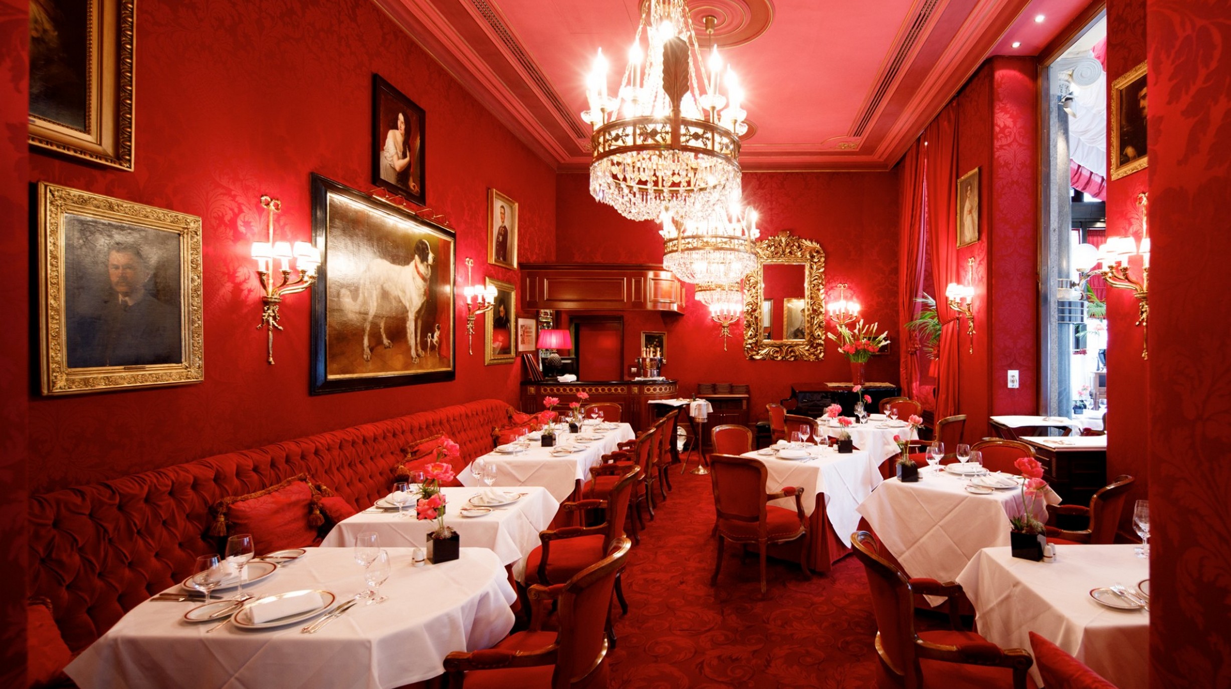 Hotel Sacher restaurant-rote-bar