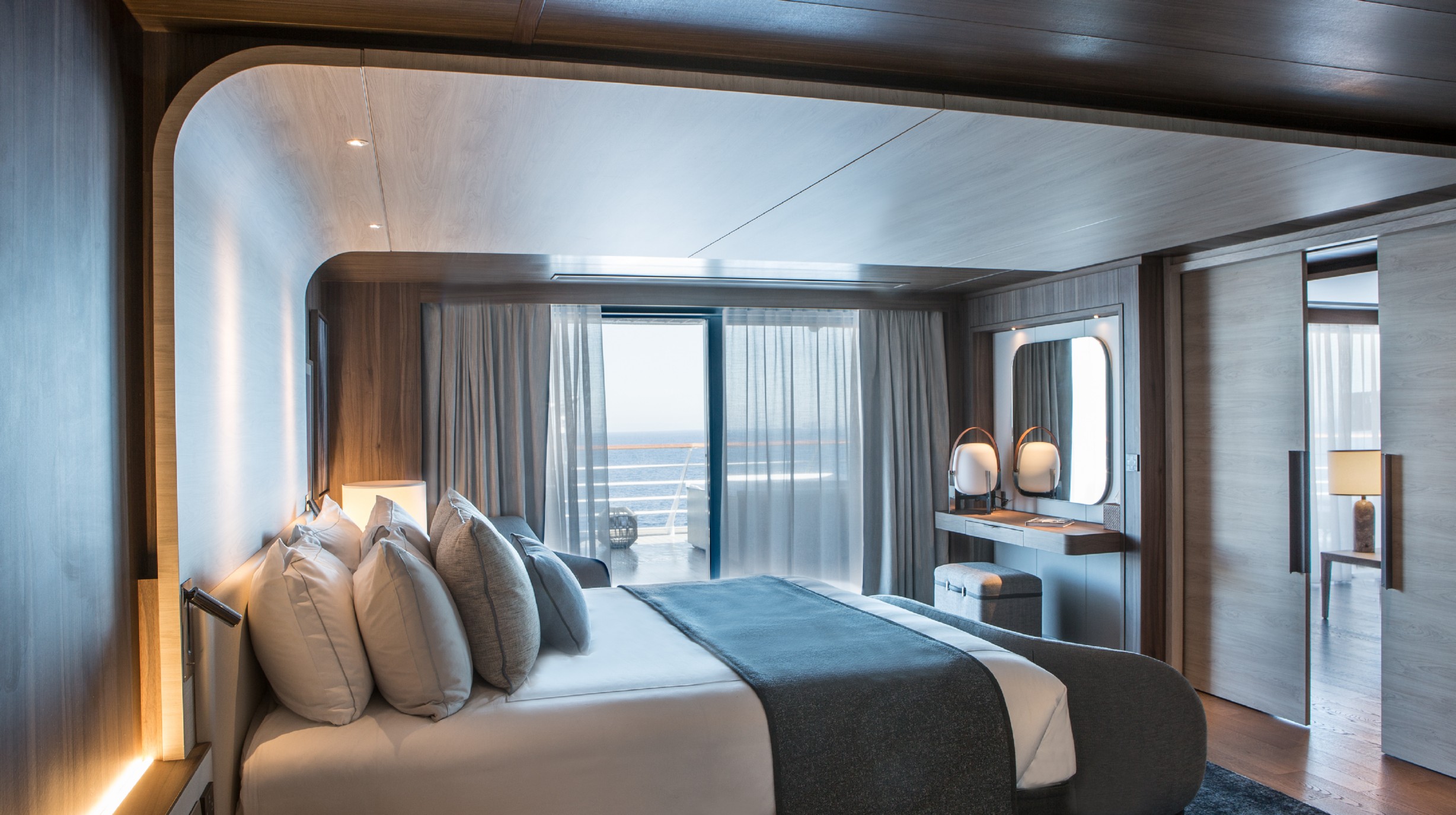 Cruise Le Commandant Charcot 