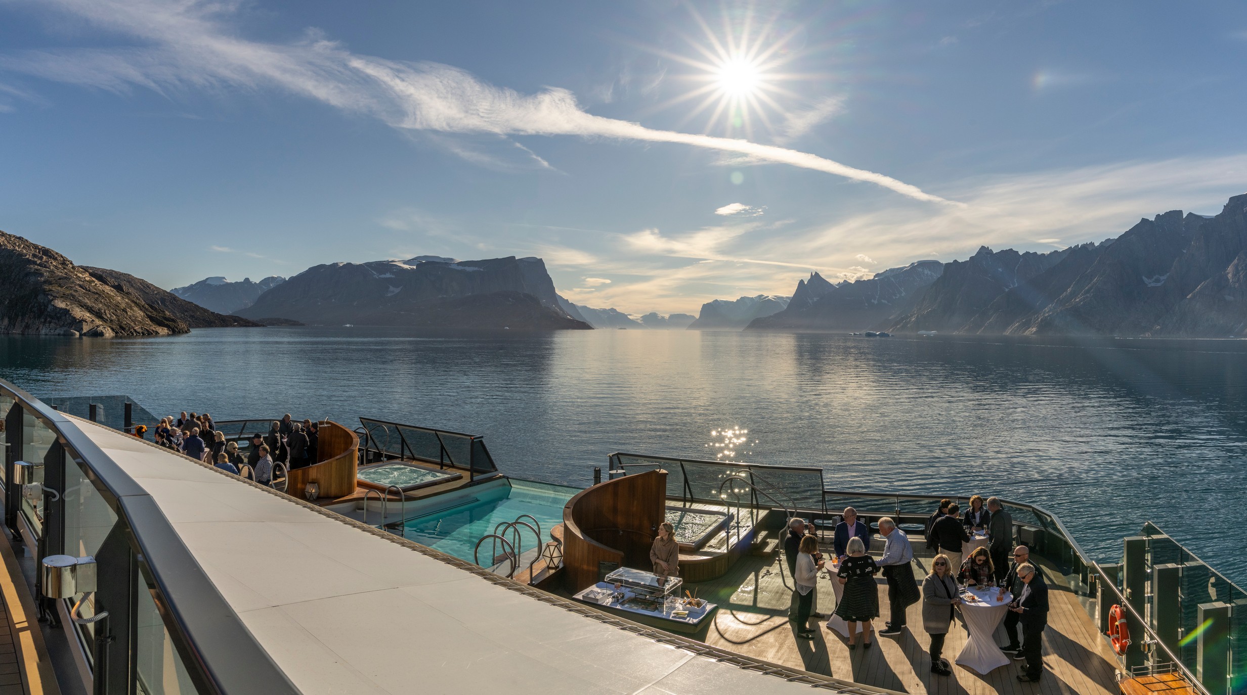 Seabourn Venture dek